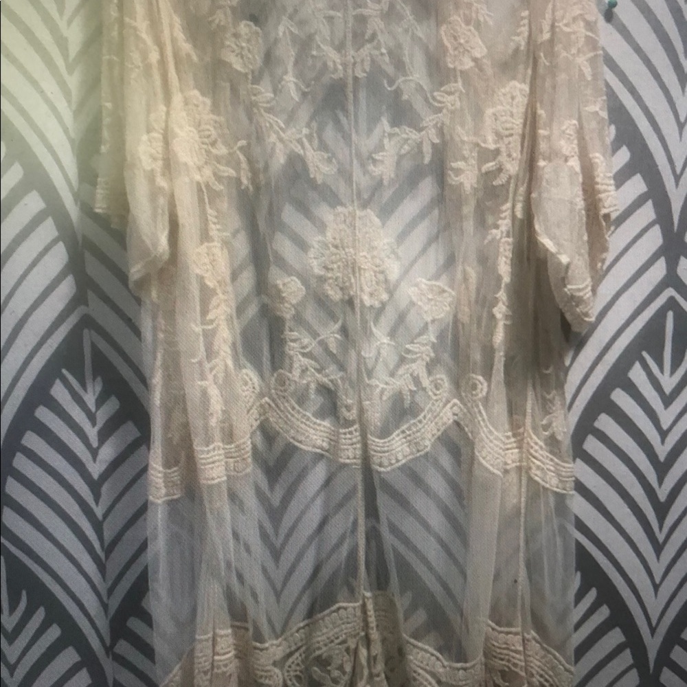Elegant Lace Kimono Cardigan
